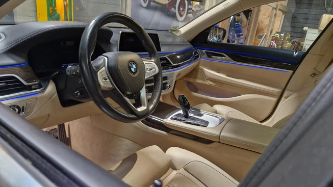 BMW 7 Serie - Afbeelding 10 van 30