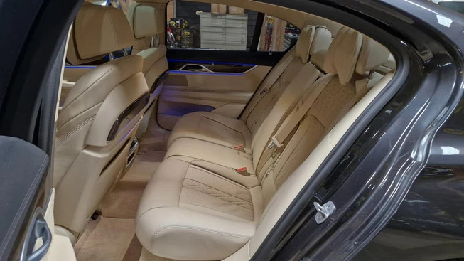 BMW 7 Serie - Afbeelding 14 van 30