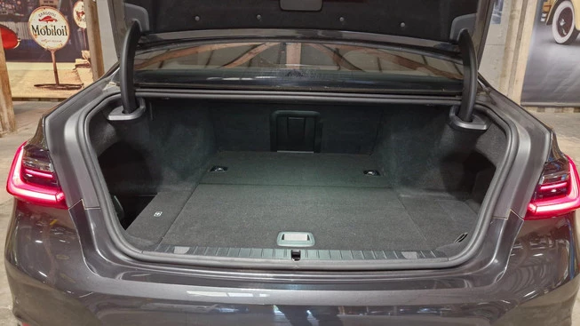 BMW 7 Serie - Afbeelding 16 van 30