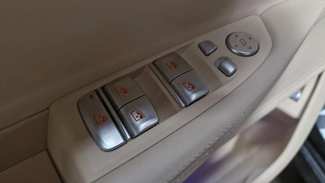 BMW 7 Serie - Afbeelding 28 van 30