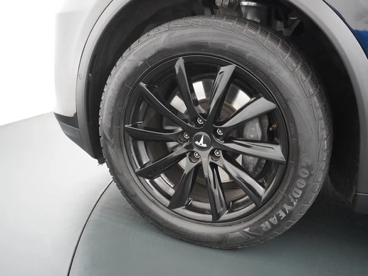 Tesla Model X - Afbeelding 28 van 30
