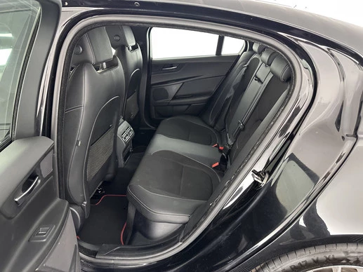 Jaguar XE - Afbeelding 9 van 29