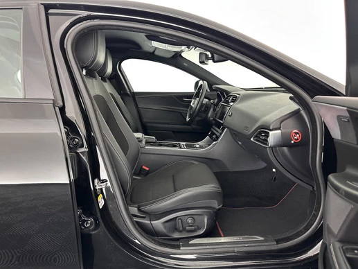Jaguar XE - Afbeelding 11 van 29