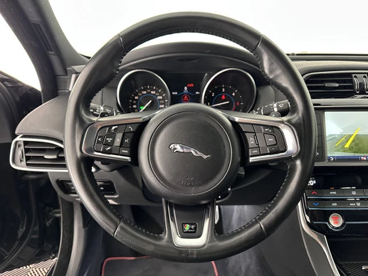 Jaguar XE - Afbeelding 17 van 29