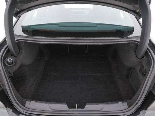 Jaguar XE - Afbeelding 10 van 30