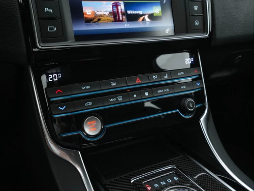 Jaguar XE - Afbeelding 14 van 30