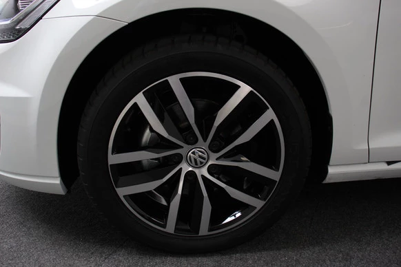 Volkswagen e-Golf - Afbeelding 21 van 26