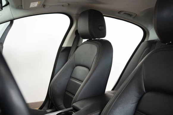 Jaguar XE - Afbeelding 6 van 30