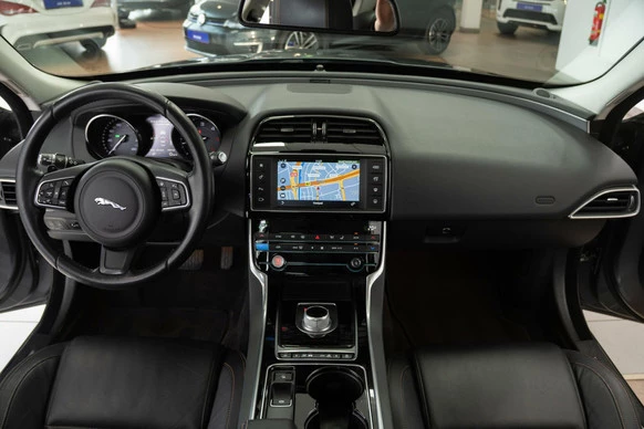 Jaguar XE - Afbeelding 10 van 30