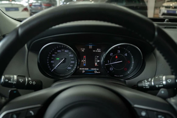 Jaguar XE - Afbeelding 12 van 30