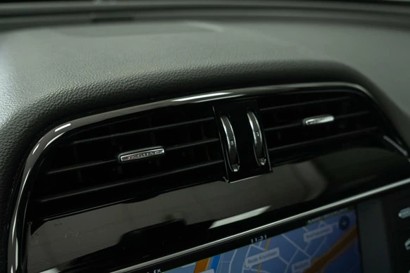 Jaguar XE - Afbeelding 15 van 30