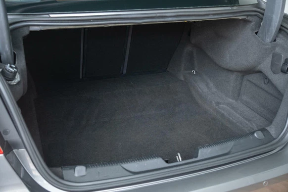 Jaguar XE - Afbeelding 28 van 30