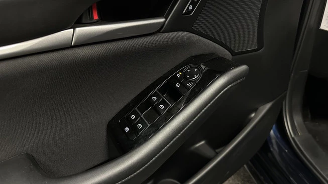 Mazda 3 - Afbeelding 26 van 30