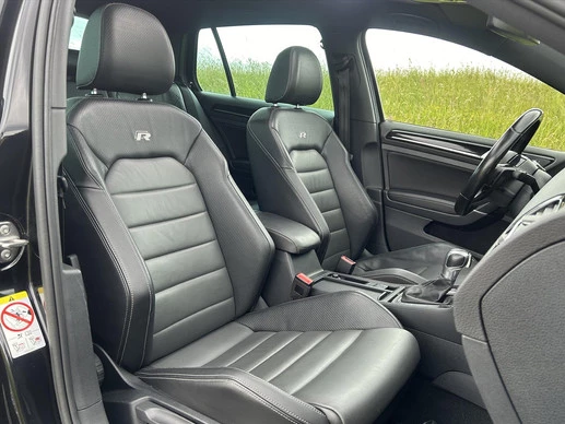 Volkswagen Golf - Afbeelding 16 van 24