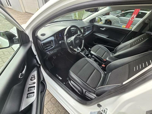 Kia Rio - Afbeelding 13 van 30
