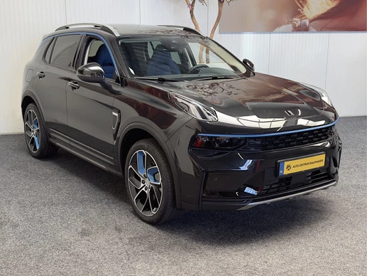 Lynk & Co 01 - Afbeelding 1 van 30