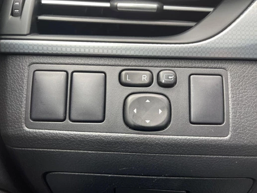 Toyota Avensis - Afbeelding 17 van 30