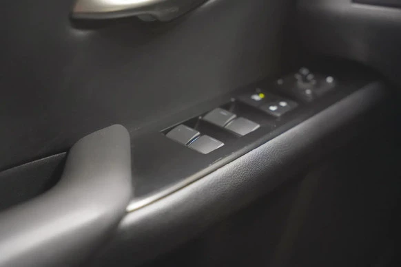 Lexus UX - Afbeelding 22 van 30