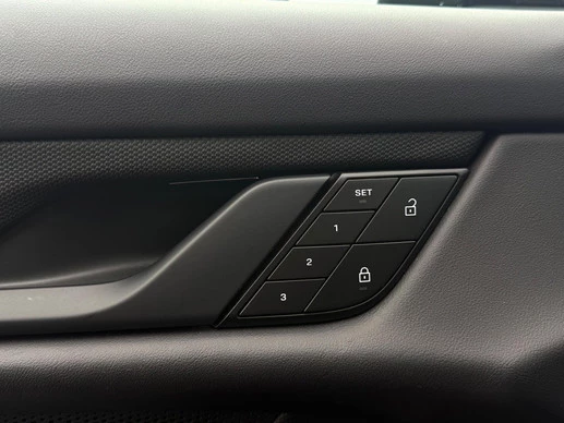 Porsche Taycan - Afbeelding 15 van 19