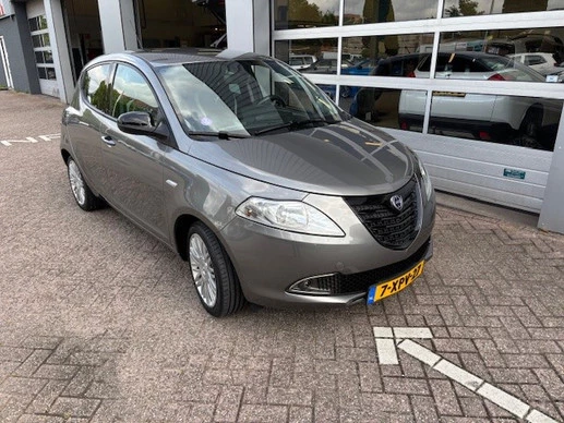 Lancia Ypsilon - Afbeelding 1 van 8