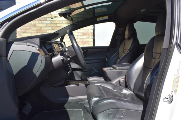 Tesla Model X - Afbeelding 16 van 30