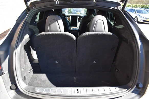 Tesla Model X - Afbeelding 17 van 30