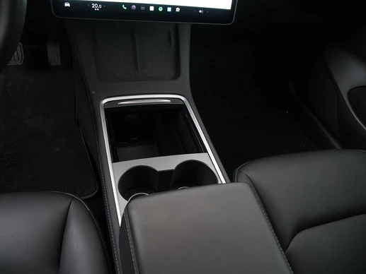 Tesla Model 3 - Afbeelding 25 van 30