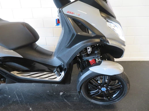 Piaggio MP3 - Afbeelding 9 van 14
