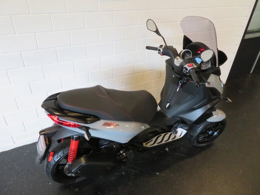 Piaggio MP3 - Afbeelding 12 van 14