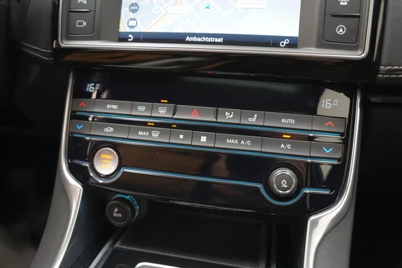 Jaguar XE - Afbeelding 10 van 30