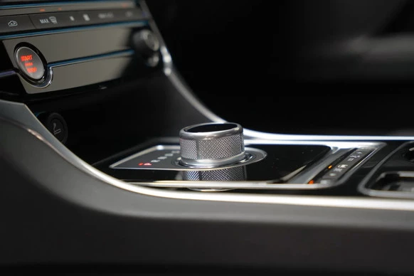 Jaguar XE - Afbeelding 12 van 30