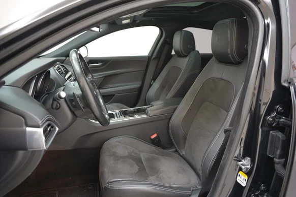 Jaguar XE - Afbeelding 13 van 30