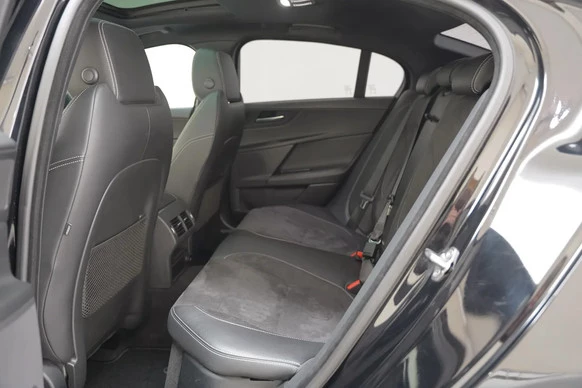 Jaguar XE - Afbeelding 17 van 30