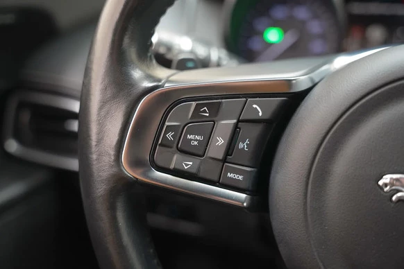 Jaguar XE - Afbeelding 21 van 30