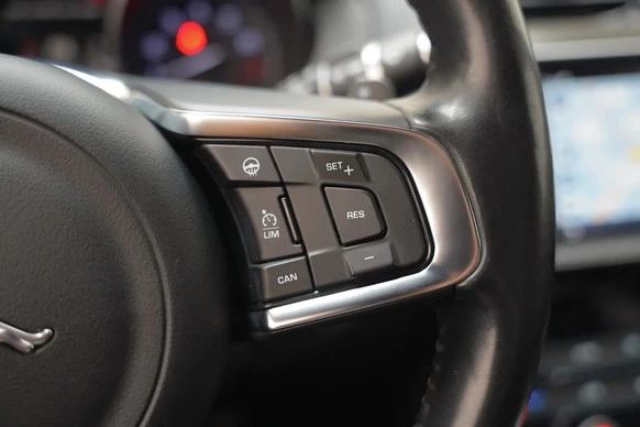 Jaguar XE - Afbeelding 22 van 30