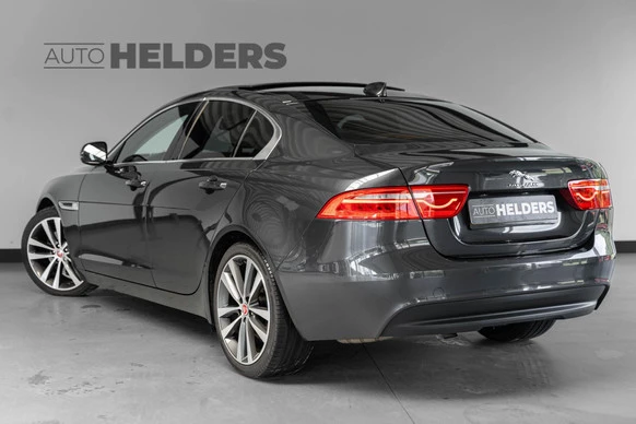 Jaguar XE - Afbeelding 2 van 30