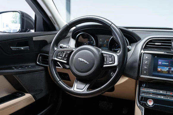 Jaguar XE - Afbeelding 3 van 30