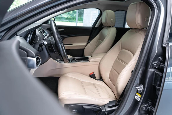 Jaguar XE - Afbeelding 9 van 30