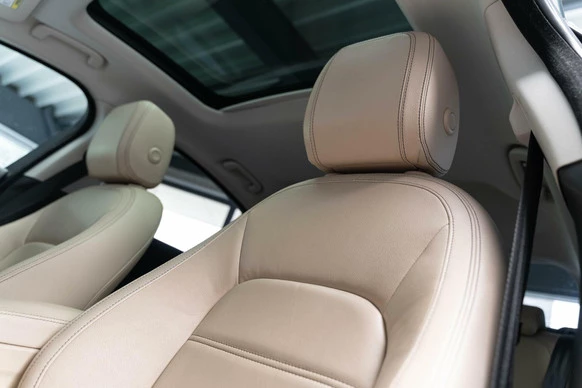 Jaguar XE - Afbeelding 10 van 30