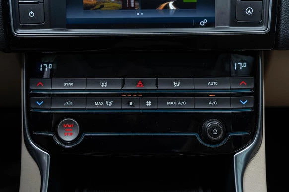 Jaguar XE - Afbeelding 14 van 30