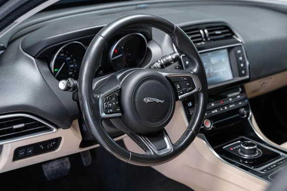 Jaguar XE - Afbeelding 23 van 30