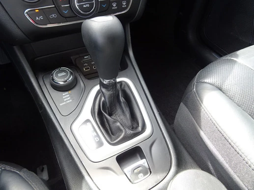 Jeep Cherokee - Afbeelding 23 van 30