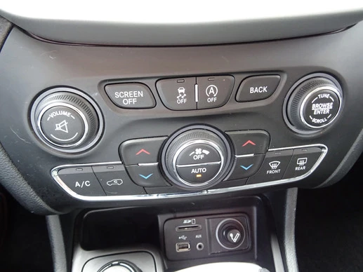 Jeep Cherokee - Afbeelding 24 van 30