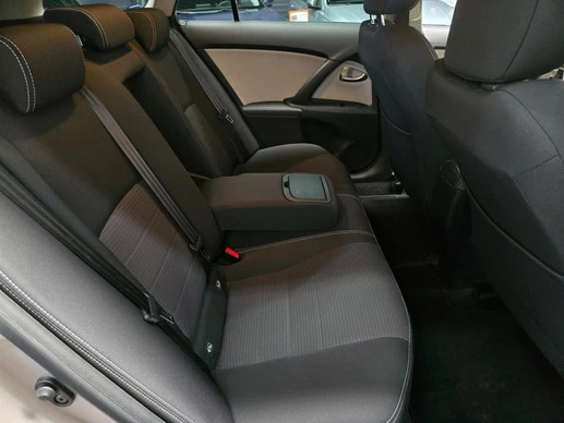 Toyota Avensis - Afbeelding 14 van 21