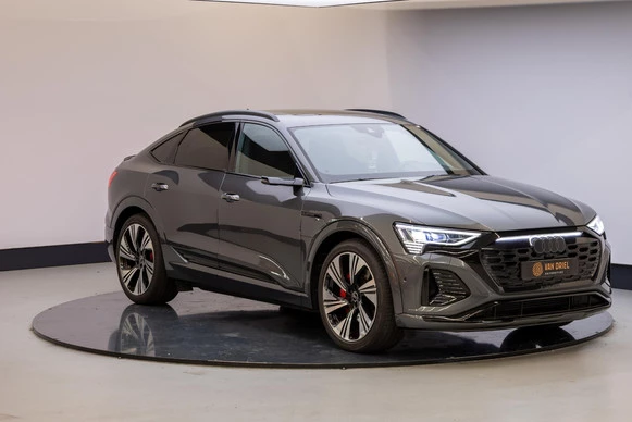 Audi Q8 Sportback e-tron - Afbeelding 1 van 26