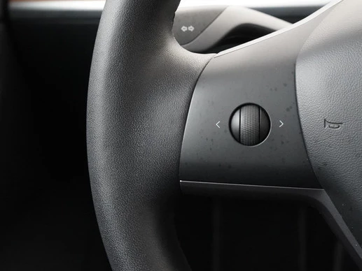 Tesla Model 3 - Afbeelding 8 van 30