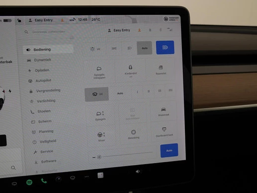 Tesla Model 3 - Afbeelding 16 van 30