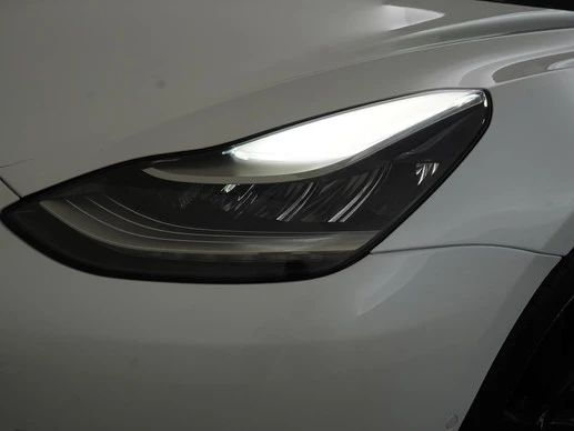 Tesla Model 3 - Afbeelding 19 van 30
