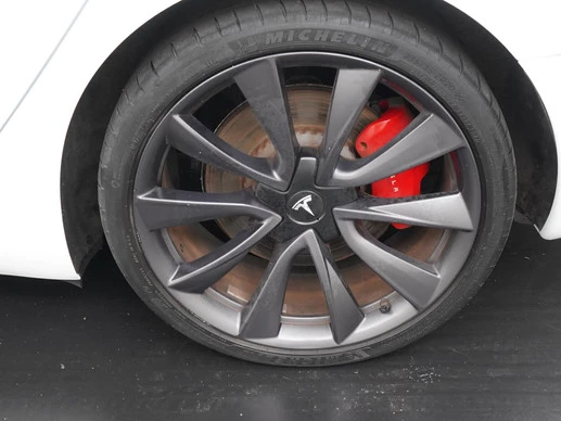 Tesla Model 3 - Afbeelding 24 van 30