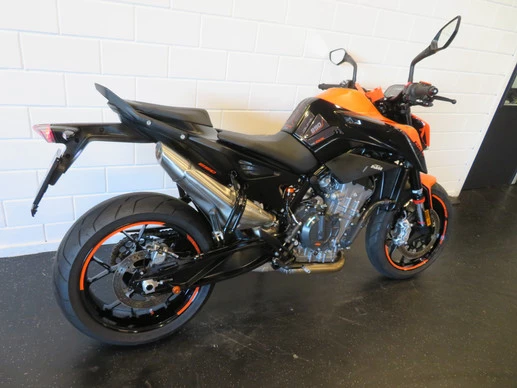 KTM 890 - Afbeelding 3 van 14